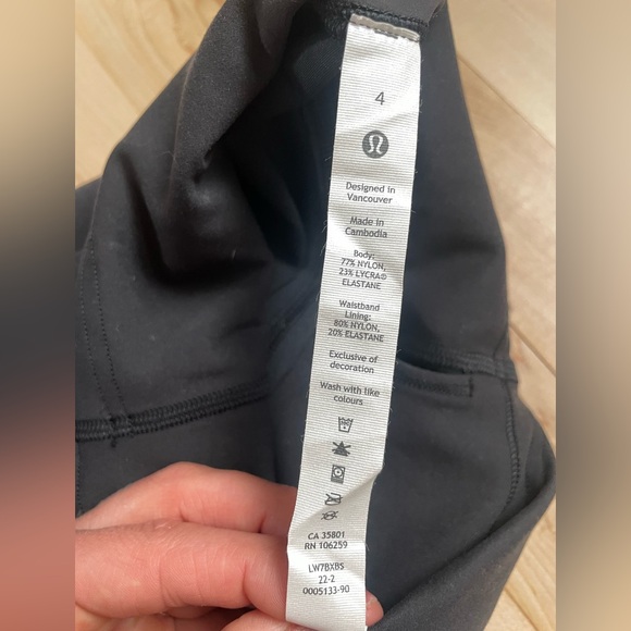 Wunder Train High Rise Short - Picture 5 of 6